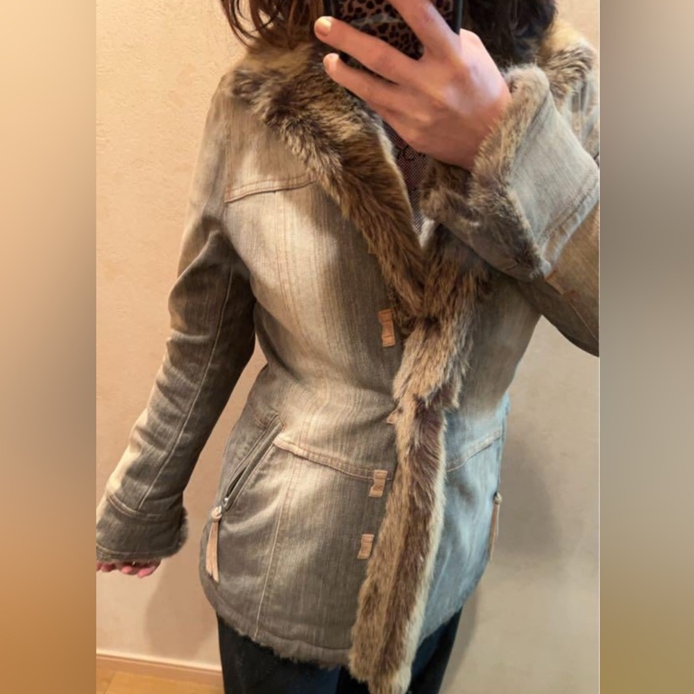 Vintage Burberry Rare Fur Jacket Size 38 Y2K